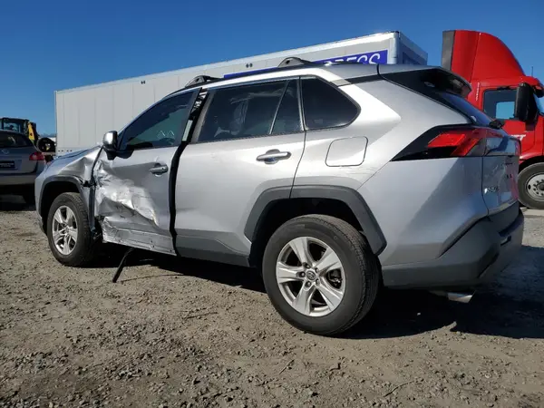 2T3W1RFV5MC125822 2021 TOYOTA RAV 4 - Image 2