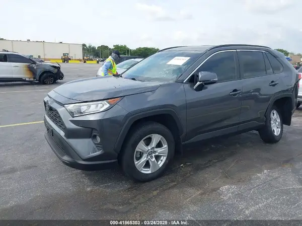 2T3W1RFV5MC155743 2021 TOYOTA RAV 4 - Image 2