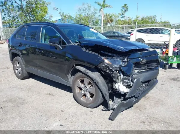 2T3W1RFV5NC180241 2022 TOYOTA RAV 4 - Image 1