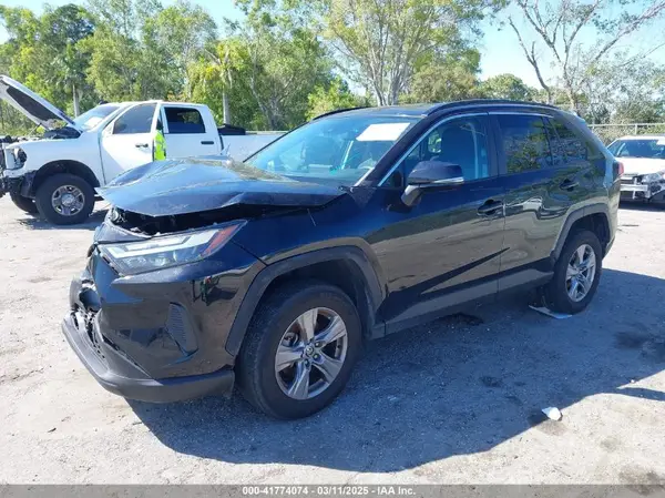 2T3W1RFV5NC180241 2022 TOYOTA RAV 4 - Image 2