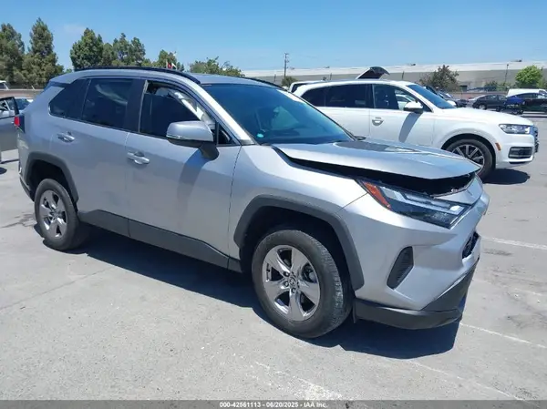 2T3W1RFV5NC213609 2022 TOYOTA RAV 4 - Image 1