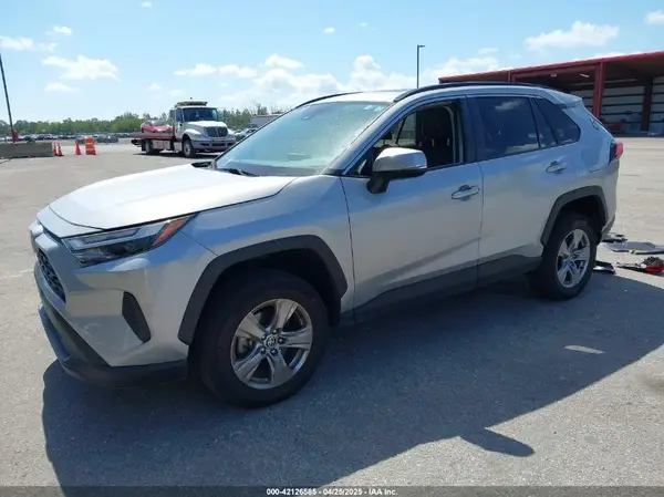 2T3W1RFV5NW214323 2022 TOYOTA RAV 4 - Image 2