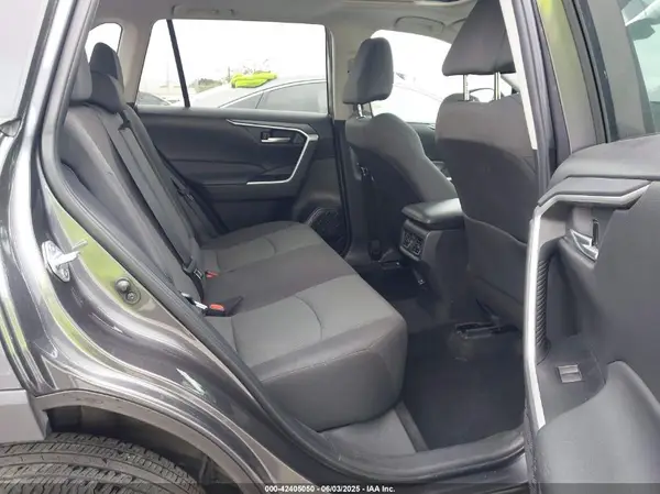 2T3W1RFV5RC262461 2024 TOYOTA RAV 4 - Image 8