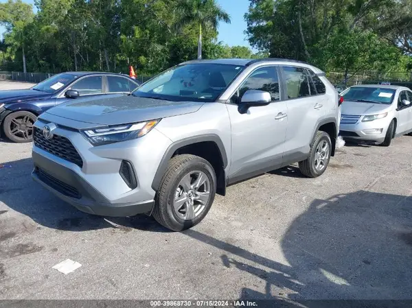 2T3W1RFV5RC269751 2024 TOYOTA RAV 4 - Image 2