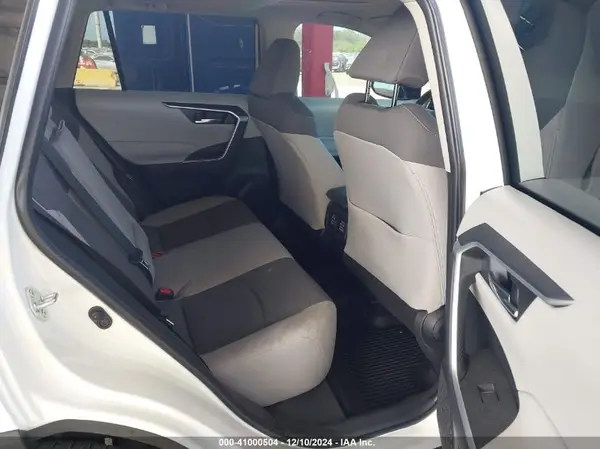 2T3W1RFV5RC286212 2024 TOYOTA RAV 4 - Image 8