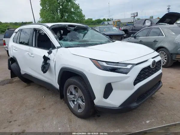 2T3W1RFV5RC290146 2024 TOYOTA RAV 4 - Image 1