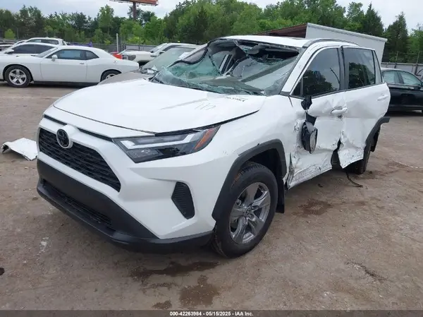 2T3W1RFV5RC290146 2024 TOYOTA RAV 4 - Image 2