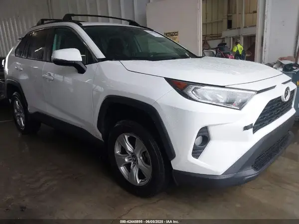 2T3W1RFV6KW002168 2019 TOYOTA RAV 4 - Image 1