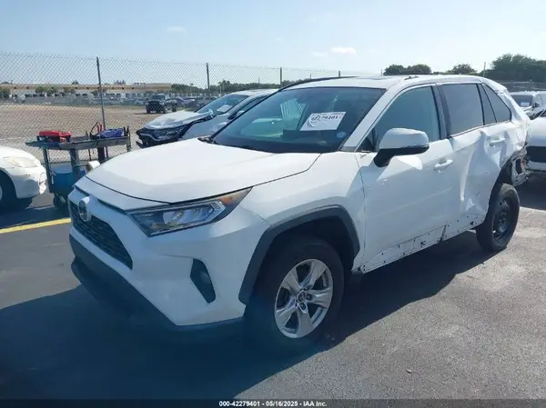 2T3W1RFV6KW013977 2019 TOYOTA RAV 4 - Image 2