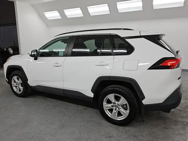 2T3W1RFV6MC101304 2021 TOYOTA RAV 4 - Image 2