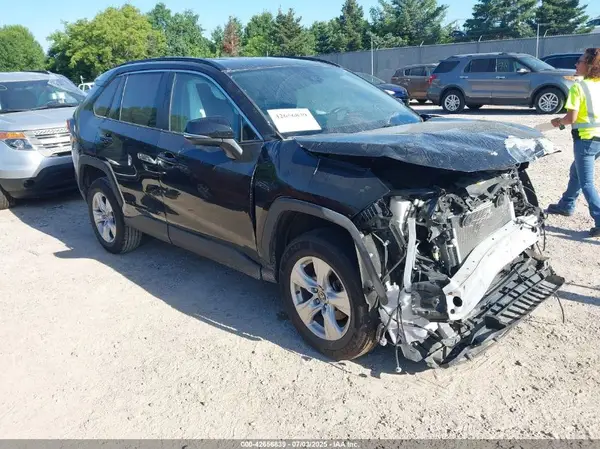 2T3W1RFV6MC139003 2021 TOYOTA RAV 4 - Image 1