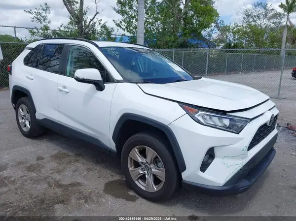 2T3W1RFV6MC171885 2021 TOYOTA RAV 4 - Image 1
