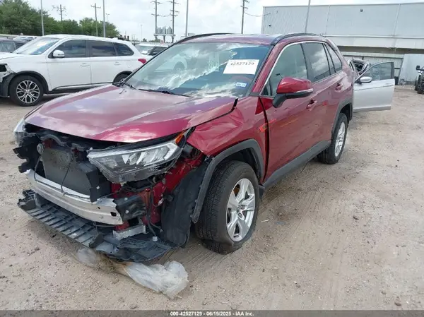 2T3W1RFV6MW106081 2021 TOYOTA RAV 4 - Image 2