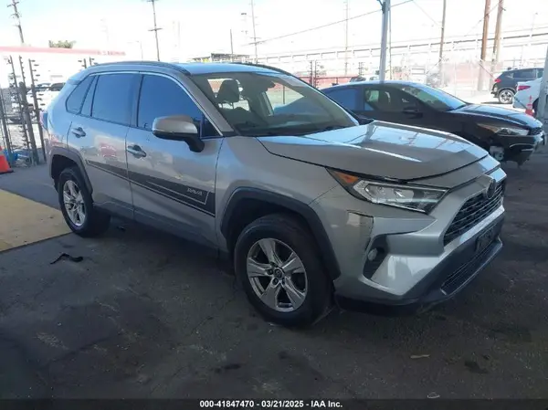 2T3W1RFV6MW112236 2021 TOYOTA RAV 4 - Image 1