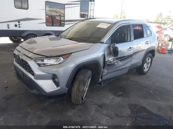 2T3W1RFV6MW112236 2021 TOYOTA RAV 4 - Image 2