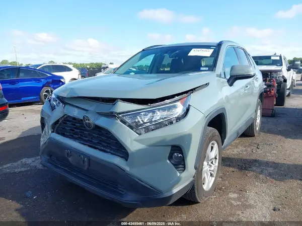 2T3W1RFV6MW163395 2021 TOYOTA RAV 4 - Image 2