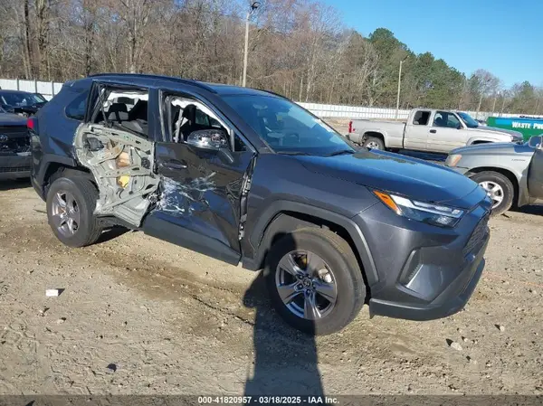 2T3W1RFV6NC209679 2022 TOYOTA RAV 4 - Image 1