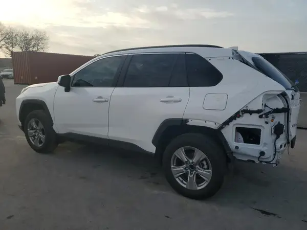 2T3W1RFV6RC266826 2024 TOYOTA RAV 4 - Image 2