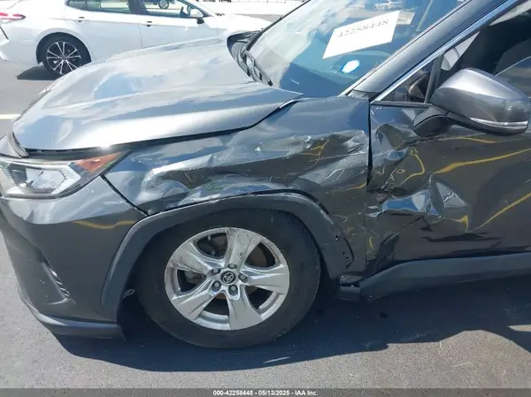 2019 TOYOTA RAV 4 auction photo 6