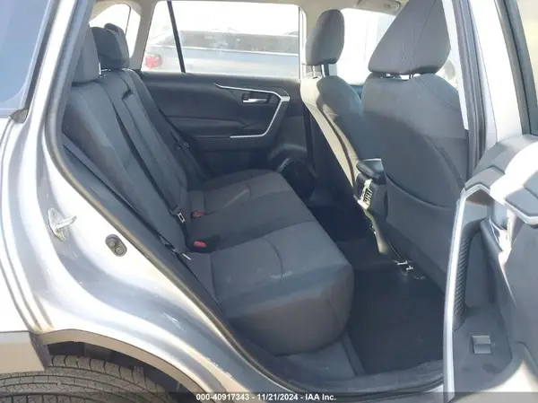 2T3W1RFV7KW026687 2019 TOYOTA RAV 4 - Image 8