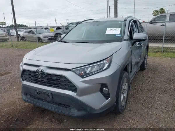 2T3W1RFV7MW123018 2021 TOYOTA RAV 4 - Image 2
