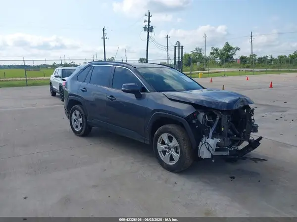 2T3W1RFV7MW180285 2021 TOYOTA RAV 4 - Image 1