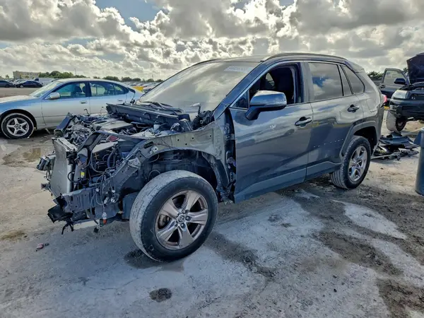 2T3W1RFV7NC192584 2022 TOYOTA RAV 4 - Image 1