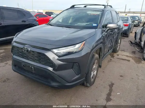 2T3W1RFV7NC206435 2022 TOYOTA RAV 4 - Image 2