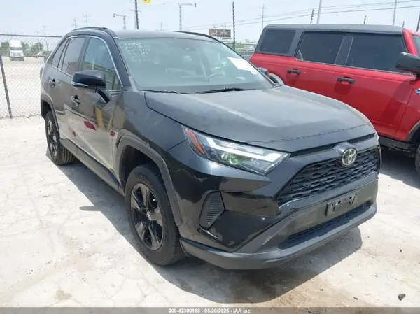 2T3W1RFV7NW213304 2022 TOYOTA RAV 4 - Image 1
