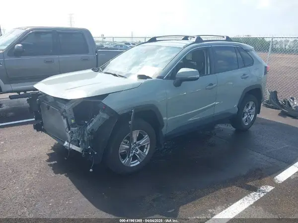 2T3W1RFV7NW216770 2022 TOYOTA RAV 4 - Image 2