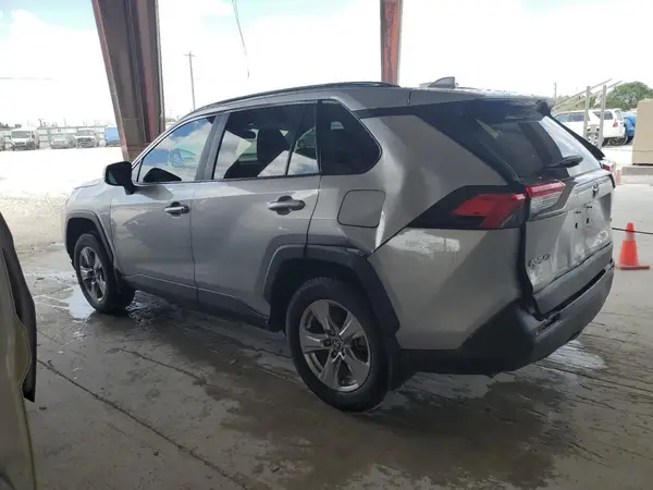2T3W1RFV7NW233780 2022 TOYOTA RAV 4 - Image 2
