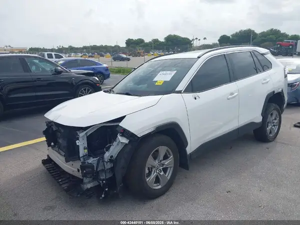 2T3W1RFV7RC266656 2024 TOYOTA RAV 4 - Image 2
