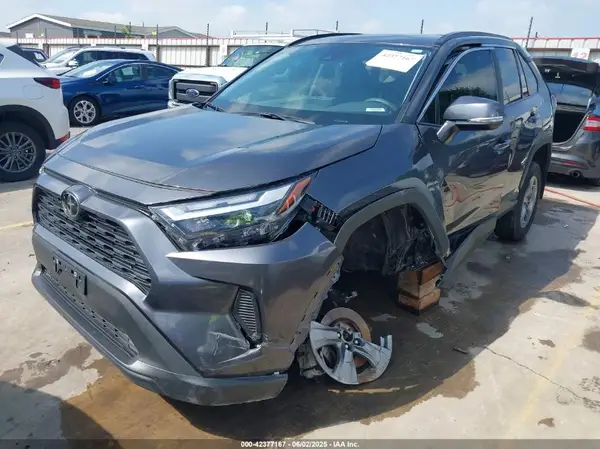 2T3W1RFV7RC285160 2024 TOYOTA RAV 4 - Image 2