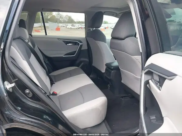 2T3W1RFV8KW001328 2019 TOYOTA RAV 4 - Image 8