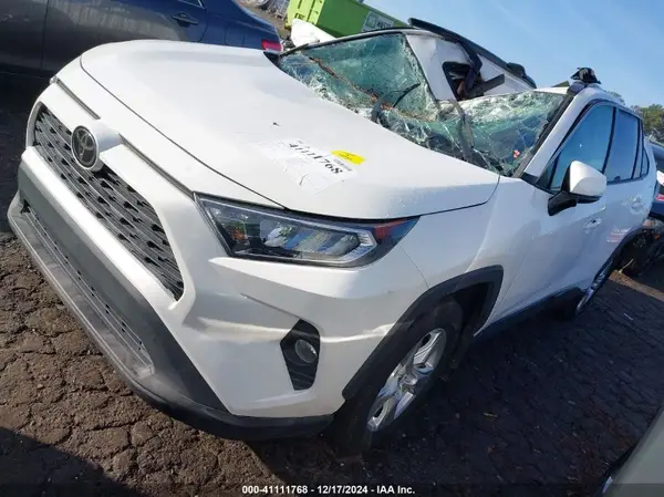 2T3W1RFV8MC090239 2021 TOYOTA RAV 4 - Image 2