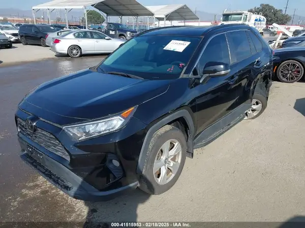 2T3W1RFV8MW124601 2021 TOYOTA RAV 4 - Image 2