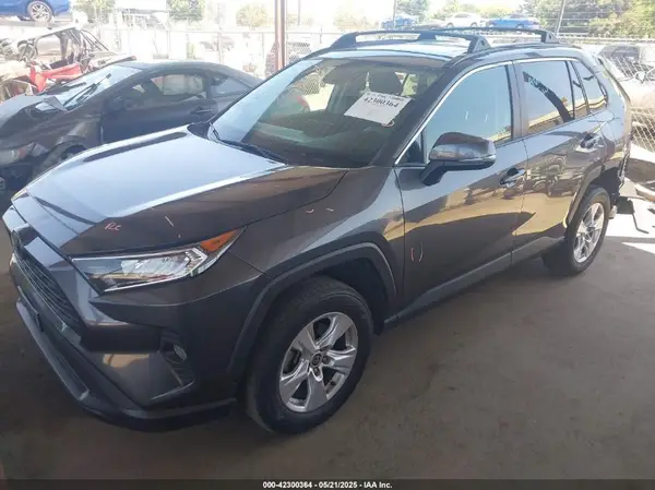 2T3W1RFV8MW137252 2021 TOYOTA RAV 4 - Image 2