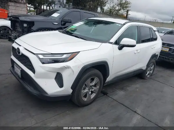 2T3W1RFV8NC211823 2022 TOYOTA RAV 4 - Image 2