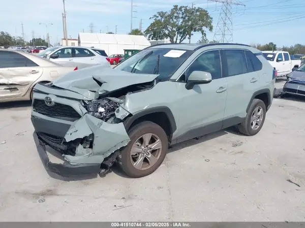 2T3W1RFV8NW203056 2022 TOYOTA RAV 4 - Image 2