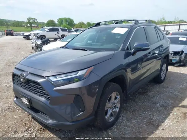 2T3W1RFV8NW219550 2022 TOYOTA RAV 4 - Image 2