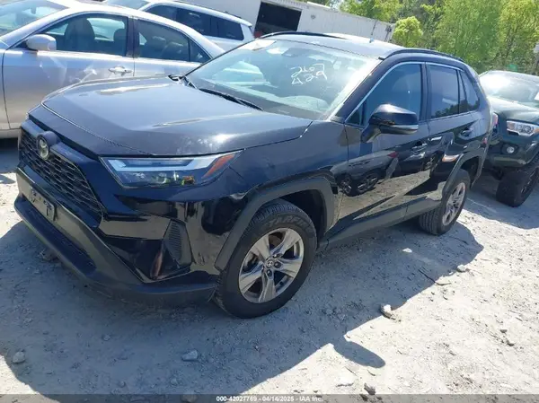 2T3W1RFV8PW267424 2023 TOYOTA RAV 4 - Image 2