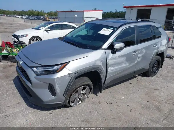 2T3W1RFV8RW345106 2024 TOYOTA RAV 4 - Image 2