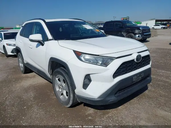 2T3W1RFV9KC005888 2019 TOYOTA RAV 4 - Image 1