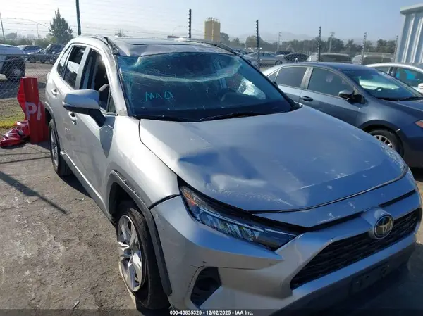 2019 TOYOTA RAV 4 auction photo 6
