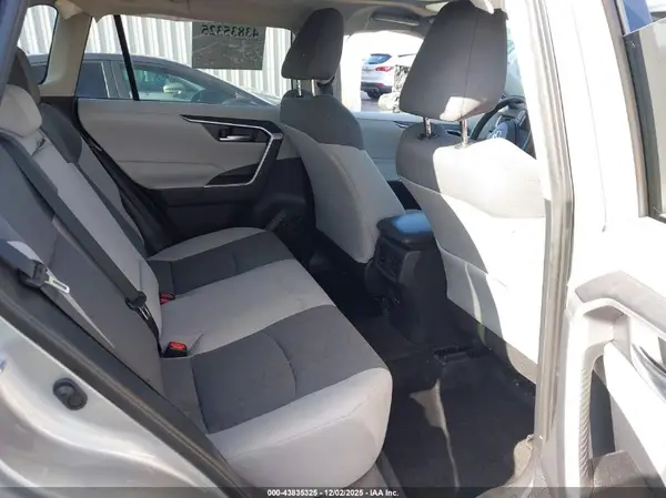 2019 TOYOTA RAV 4 auction photo 8