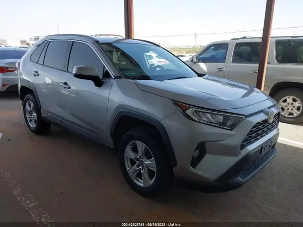 2T3W1RFV9KW009549 2019 TOYOTA RAV 4 - Image 1
