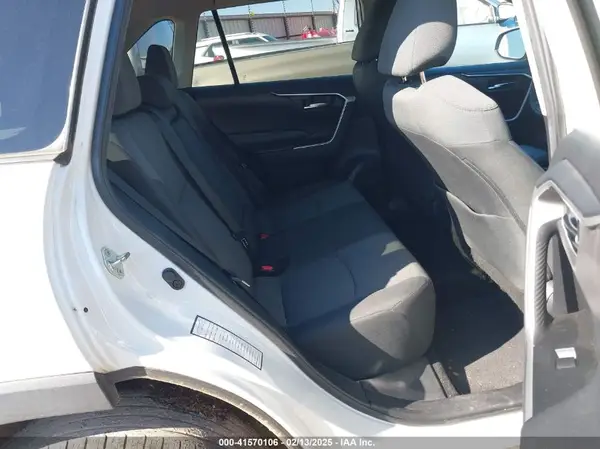 2T3W1RFV9LC047592 2020 TOYOTA RAV 4 - Image 8