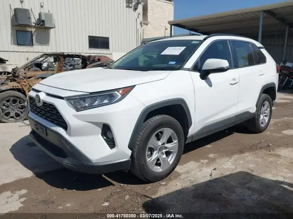 2T3W1RFV9LC056566 2020 TOYOTA RAV 4 - Image 2