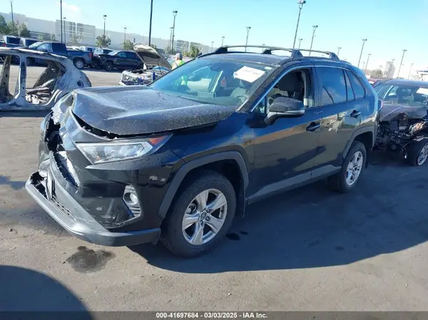 2T3W1RFV9LW076105 2020 TOYOTA RAV 4 - Image 2