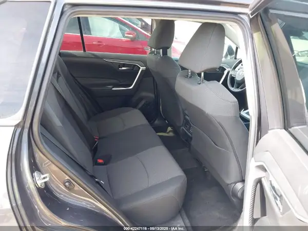 2T3W1RFV9LW096242 2020 TOYOTA RAV 4 - Image 8